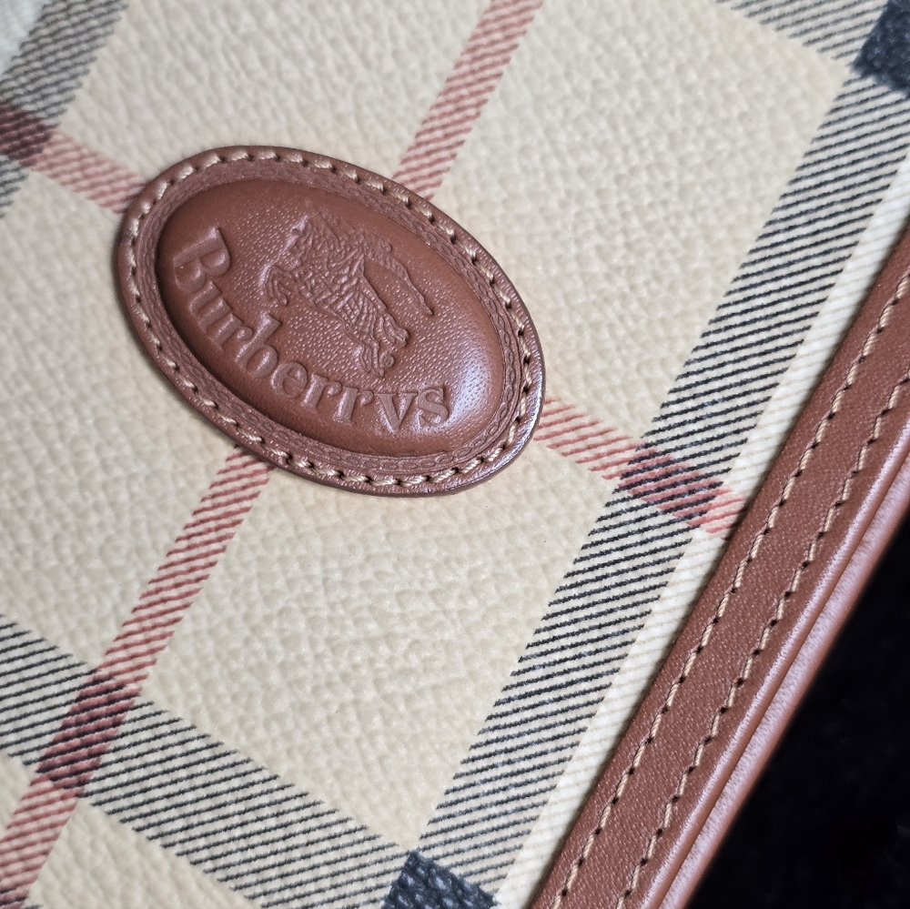 Authentic Burberry Plaid Continental Wallet with Brown Leather Trim - Picture 6 of 16